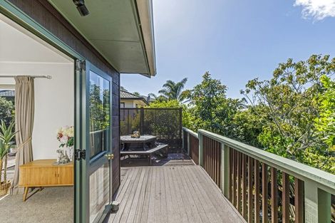 Photo of property in 18 Edgeworth Road, Glenfield, Auckland, 0629
