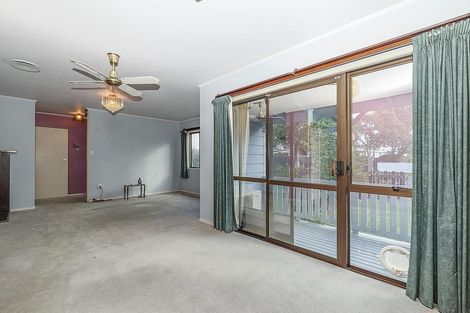 Photo of property in 5 Luanda Drive, Ranui, Auckland, 0612