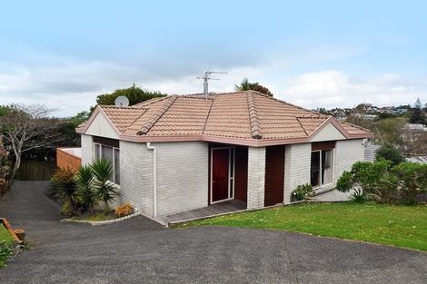 Photo of property in 5 St Thomas More Lane, Glenfield, Auckland, 0629