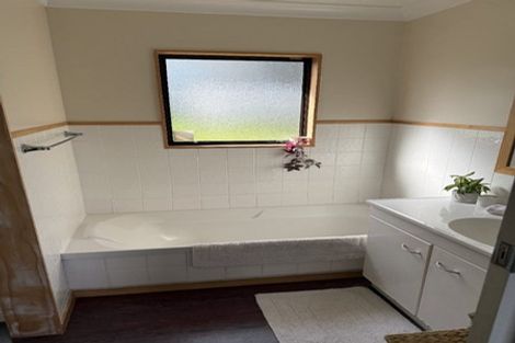 Photo of property in 1/20 Mandeville Crescent, Grenada Village, Wellington, 6037