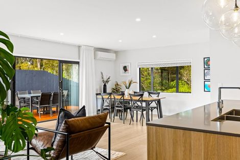 Photo of property in 75 Glenvar Ridge Road, Long Bay, Auckland, 0630