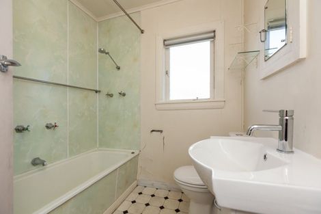 Photo of property in 116 Wellington Road, Paekakariki, 5034