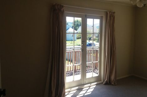 Photo of property in 196 Waddington Drive, Naenae, Lower Hutt, 5011