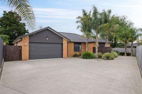 Photo of property in 12 Hampshire Court, Flagstaff, Hamilton, 3210