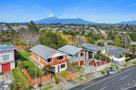 Photo of property in 11 Cumberland Street, Merrilands, New Plymouth, 4312
