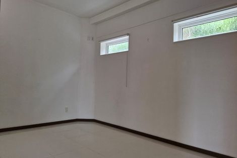 Photo of property in 41a Tamworth Crescent, Newlands, Wellington, 6037