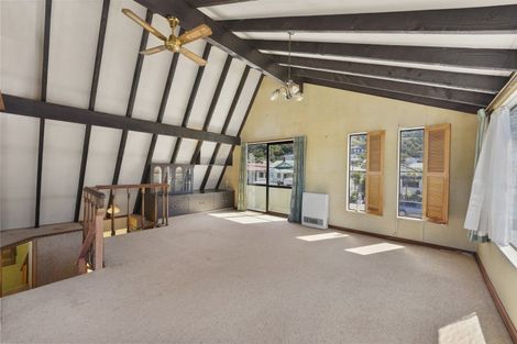 Photo of property in 201 Queens Drive, Lyall Bay, Wellington, 6022