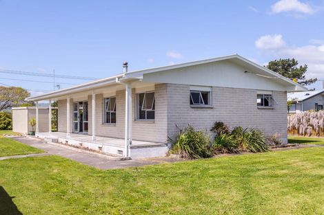 Photo of property in 72 New York Street, Martinborough, 5711