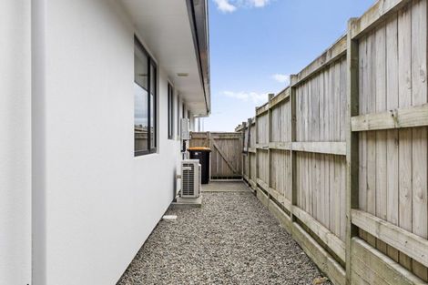 Photo of property in 202 Pacific Drive, Fitzherbert, Palmerston North, 4410