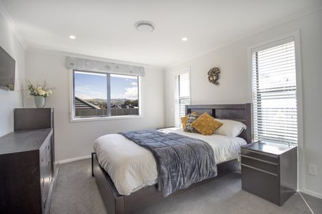 Photo of property in 17 Schooner Drive, Whitby, Porirua, 5024