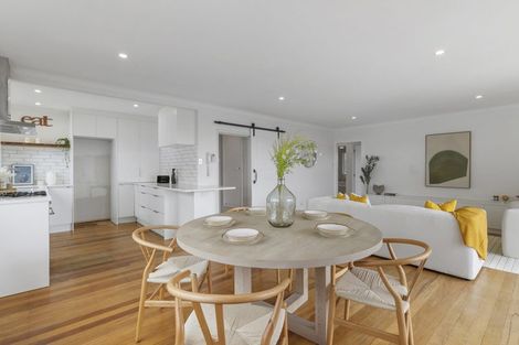 Photo of property in 2/104 Sylvan Avenue, Northcote, Auckland, 0627