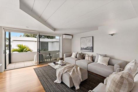Photo of property in 8a /2 Audrey Road, Takapuna, Auckland, 0620