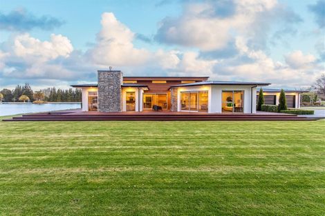 Photo of property in 28 Oakgrove Drive, Rangiora, 7400