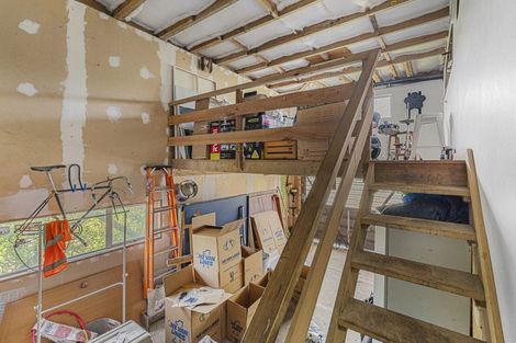 Photo of property in 15 Linda Street, Oakura, 4314