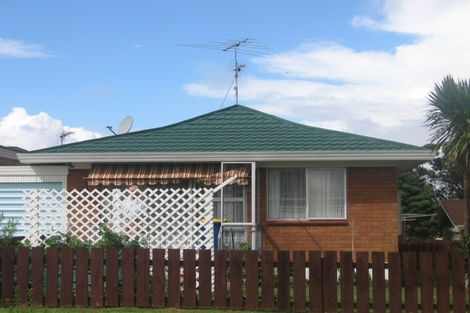 Photo of property in 28 Faith Bullock Place, New Lynn, Auckland, 0600