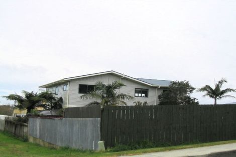 Photo of property in 3 Paradise Road, Coopers Beach, 0420