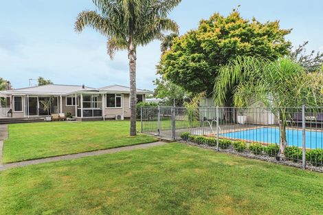 Photo of property in 27 Hammond Road, Taradale, Napier, 4112