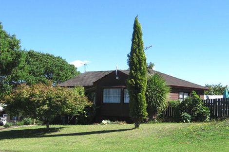 Photo of property in 23 St Catherine Crescent, West Harbour, Auckland, 0618