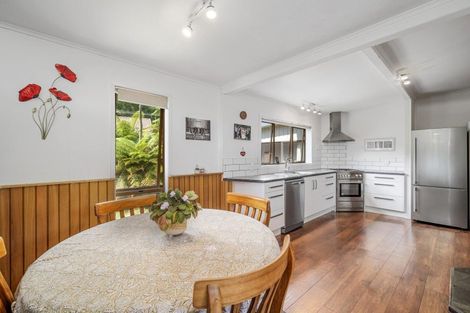 Photo of property in 3 Millar Road, Lake Okareka, Rotorua, 3076