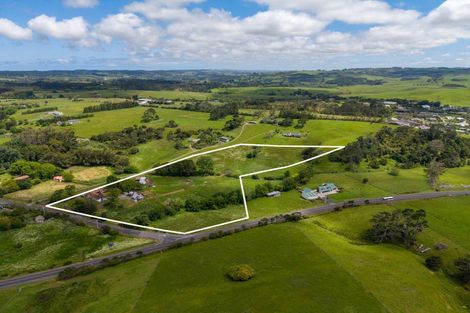 Photo of property in 10 Taha Road, Waimauku, 0881