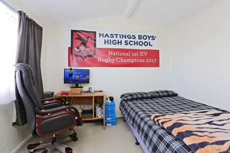 Photo of property in 2/2 Heretaunga Street East, Parkvale, Hastings, 4122
