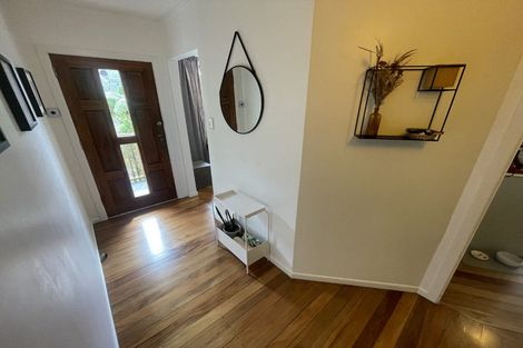 Photo of property in 155 Pinehaven Road, Pinehaven, Upper Hutt, 5019