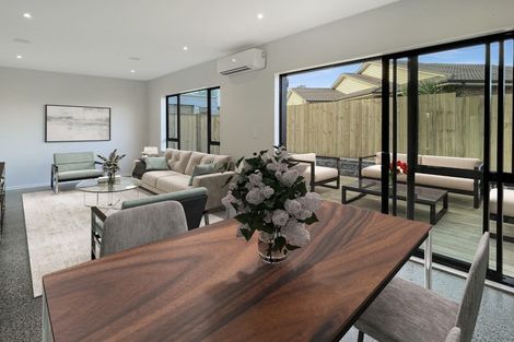 Photo of property in 7a Ballial Place, West Harbour, Auckland, 0618