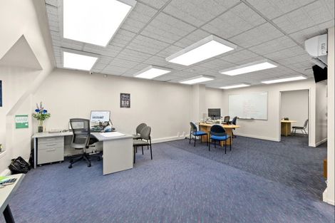 Photo of property in 1/123 Queen Street, Northcote Point, Auckland, 0627