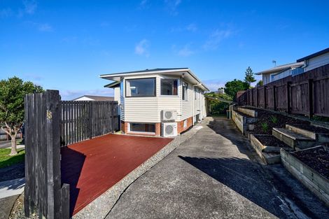 Photo of property in 18 Eastview Grove, Normandale, Lower Hutt, 5010