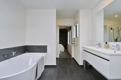 Photo of property in 1 Blue Jacket Drive, Halswell, Christchurch, 8025