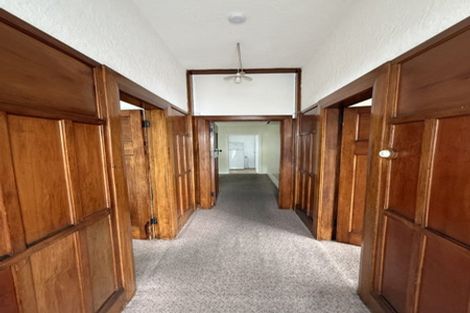 Photo of property in 8 Rixon Grove, Mount Victoria, Wellington, 6011