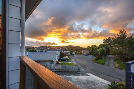 Photo of property in 19 Staysail Place, Whitby, Porirua, 5024