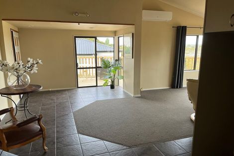 Photo of property in 141 Colwill Road, Massey, Auckland, 0614