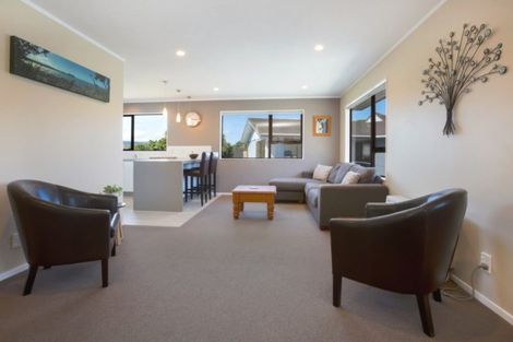 Photo of property in 9 Longitude Place, Whitby, Porirua, 5024