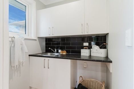 Photo of property in 21 Augustus Street, Carterton, 5713