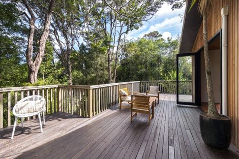 Photo of property in 53b Onedin Place, Titirangi, Auckland, 0604
