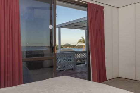Photo of property in 1 Tinopai Drive, Omokoroa, 3114