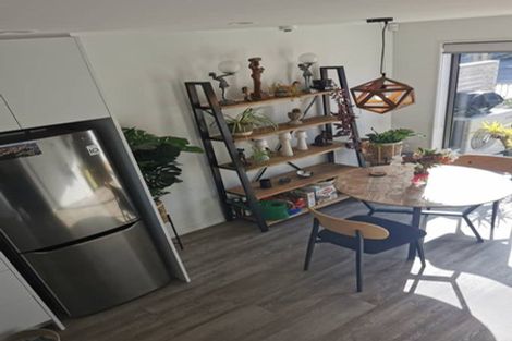 Photo of property in 129 Sunnyside Road, Sunnyvale, Auckland, 0612