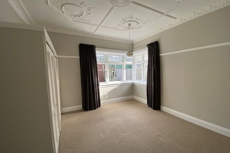 Photo of property in 191 Queens Drive, Lyall Bay, Wellington, 6022