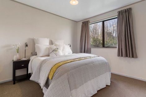 Photo of property in 16 St Catherine Crescent, West Harbour, Auckland, 0618
