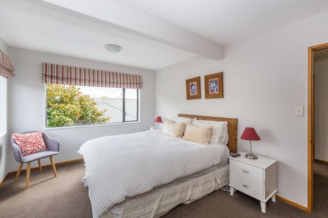 Photo of property in 8 Herbs Place, Cashmere, Christchurch, 8022