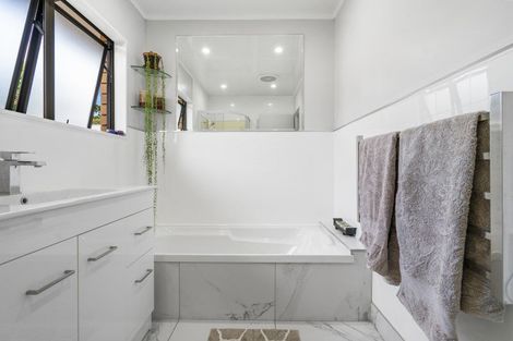 Photo of property in 12 Third Avenue, Avenues, Whangarei, 0110