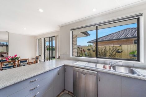 Photo of property in 10 Parkside Drive, Huntington, Hamilton, 3210