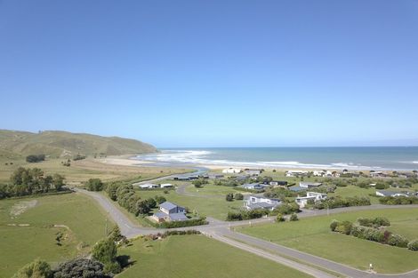 Photo of property in 8 Shoal Beach Road, Aramoana, Omakere, 4271