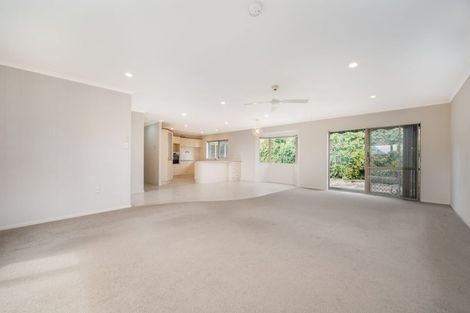 Photo of property in 6 Dairyland Drive, East Tamaki Heights, Auckland, 2016