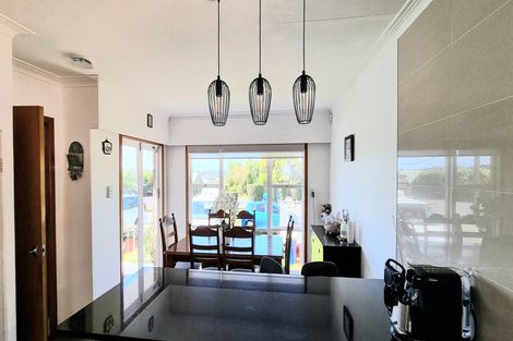 Photo of property in 502 Don Buck Road, Massey, Auckland, 0614