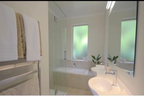 Photo of property in 12 Oakford Park Crescent, Greenhithe, Auckland, 0632