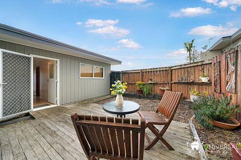 Photo of property in 1a/3 Divich Avenue, Te Atatu South, Auckland, 0610