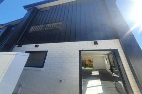 Photo of property in 9/59 Neil Avenue, Te Atatu Peninsula, Auckland, 0610