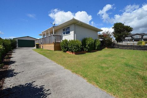 Photo of property in 18 Bundena Place, Clendon Park, Auckland, 2103